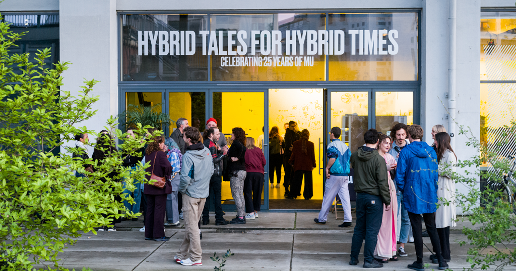Opening Hybrid Tales For Hybrid Times was een success!
